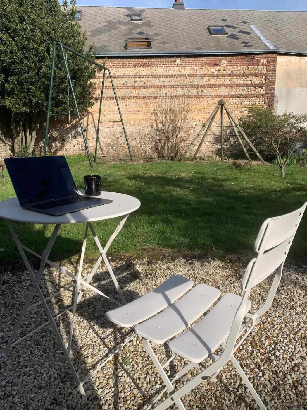Appartement Spacieux Et Elegant Avec Jardin Montivilliers Extérieur photo